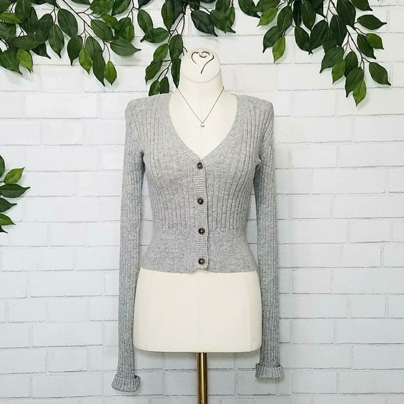 FREE Crop Sweater Cardigan - Picture 2 of 5